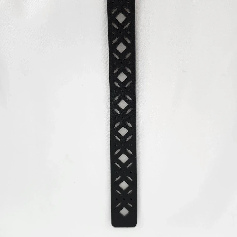 Black Cut Out Geometric Belt Womens OS Oval Silver Buckle Skinny Modern Chic‎